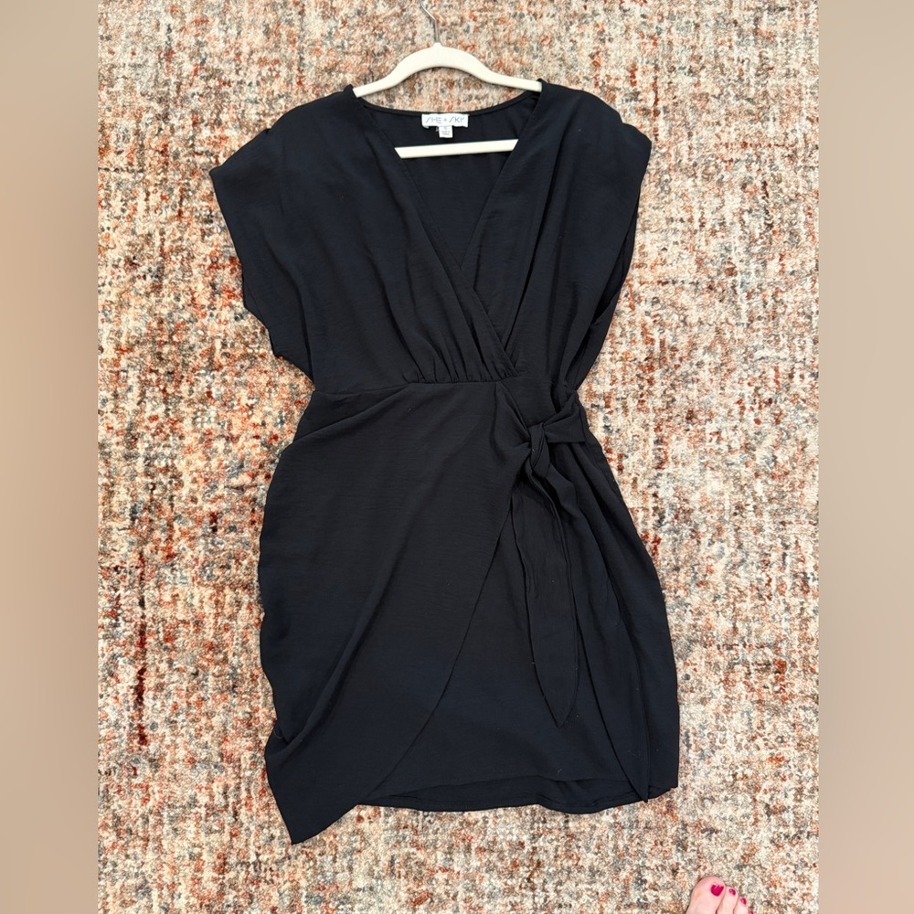 She + Sky Black Wrap Mini Dress Side Tie V-Neck Size Small Flowy - Picture 2 of 7
